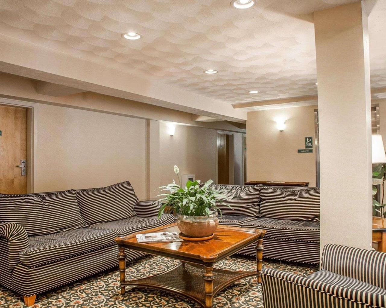 Comfort Inn At Newport Beach Middletown Extérieur photo
